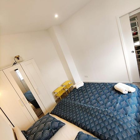 Loft Chic Avec Mezzanine Contemporaine Leilighet Vénissieux Eksteriør bilde